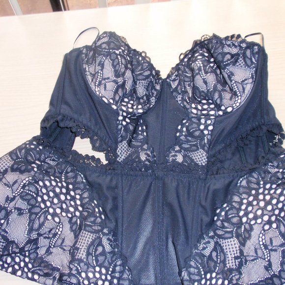 Gorgeous Corset Lingerie Nude & Black Lace - NWT - Picture 6 of 16